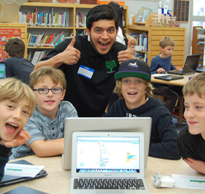 Carlos Herrera Thumbs Up photo